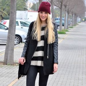 She inside zara like coat