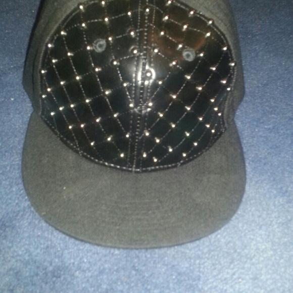 Baseball cap - Picture 1 of 3