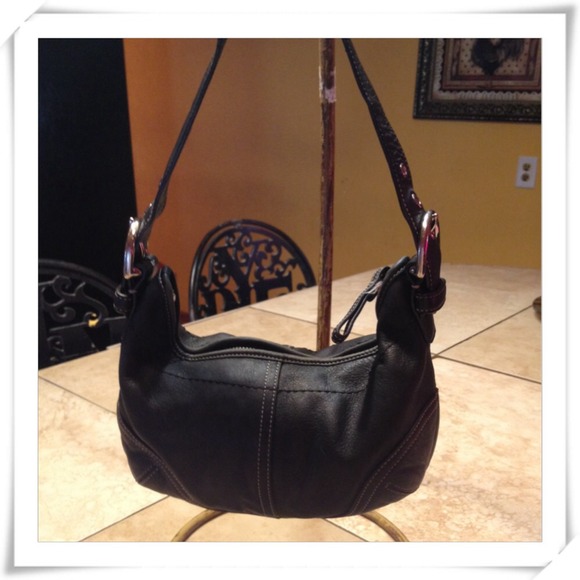 Coach - Picture 1 of 4