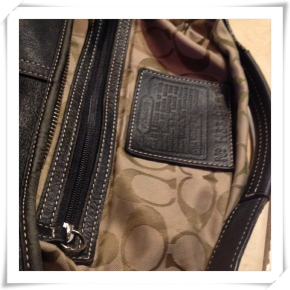 Coach - Picture 2 of 4