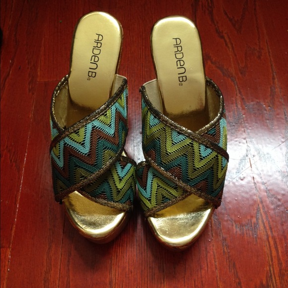Arden B. Wedge size 5.5 - Picture 1 of 3
