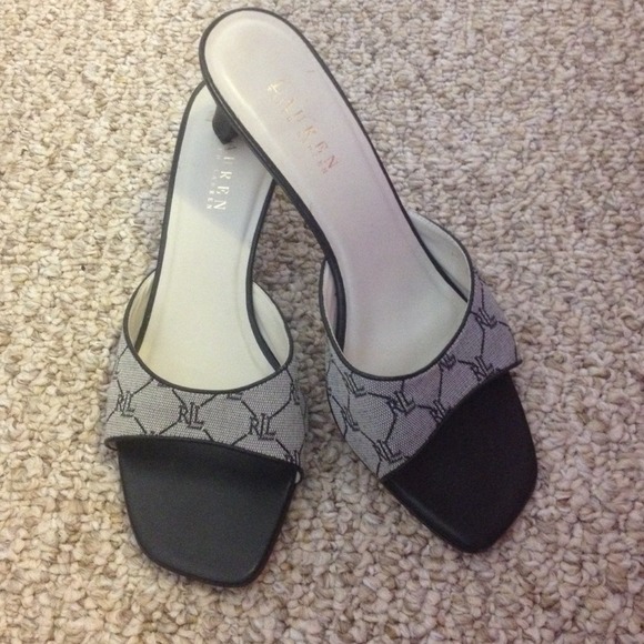 Ralph Lauren heels - Picture 1 of 3