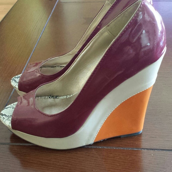 Adorable wedges ***