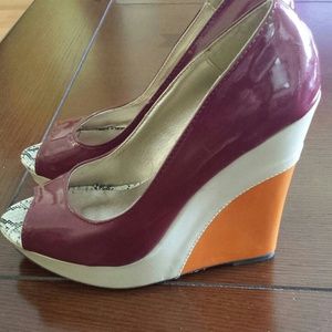 Adorable wedges ***
