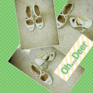 Sexy nude peep toe heels👠👠👠💞