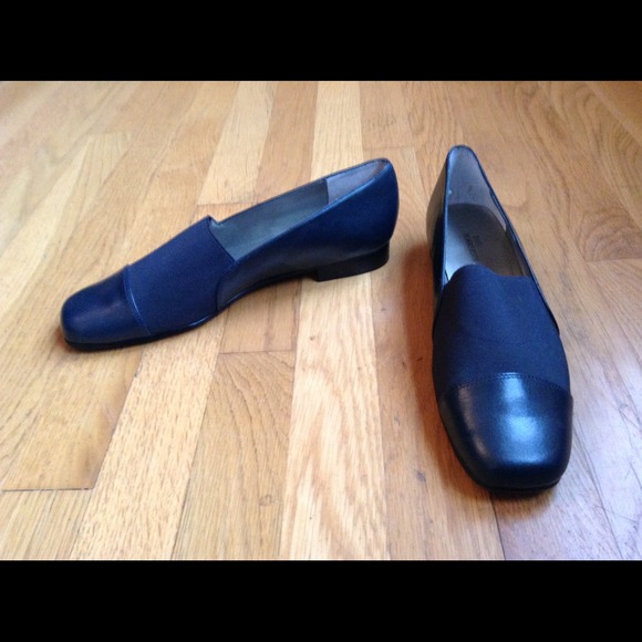 Ros Hommerson Shoes - NWOT🚨ROS HOMMERSON blue leather shoes