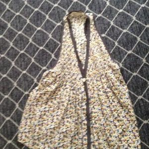 Elizabeth and James top