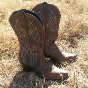 Ariat cowgirl boots