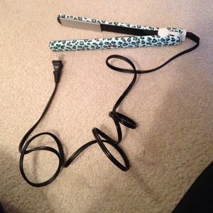 leopard straightener