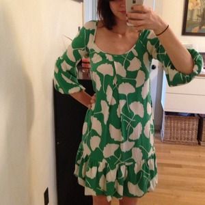 Diane von Furstenberg Dresses - DIANE vonFURSTENBERG Green & White Dress Diane von Furstenberg Dresses - DIANE vonFURSTENBERG Green & White Dress