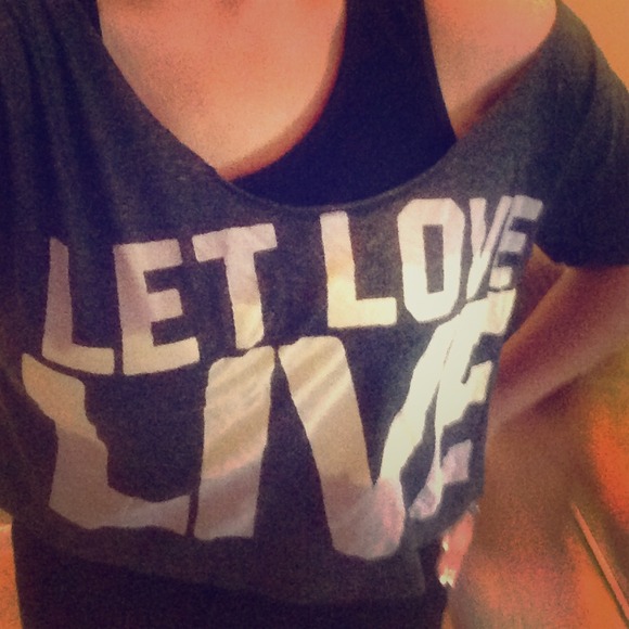 Let love live shirt & gold Mary Kay clutch