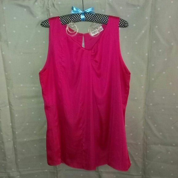 Sleeveless Suit Top (bundle w/ slvr multi hoops)
