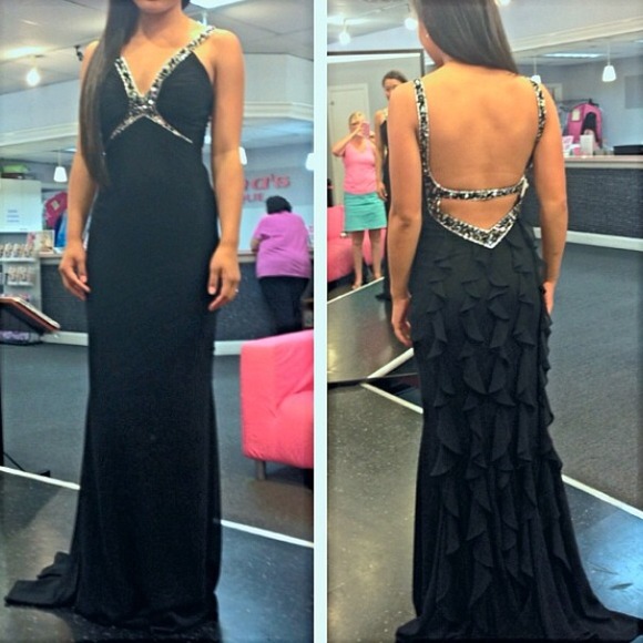 Faviana 6564 black backless prom dress