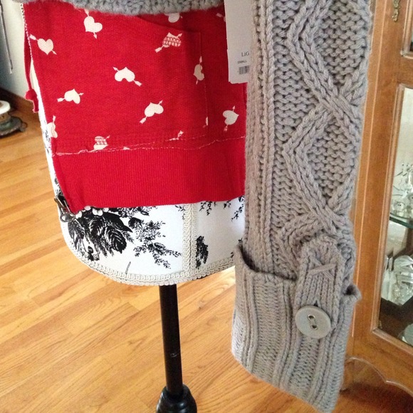 Sweater - Picture 2 of 4