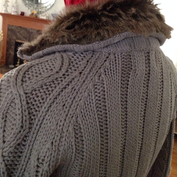 Sweater - Picture 3 of 4