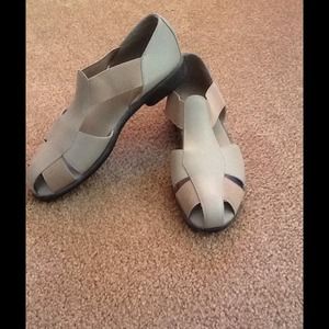 Brand new sandals g.wiz  sz 7 1/2s