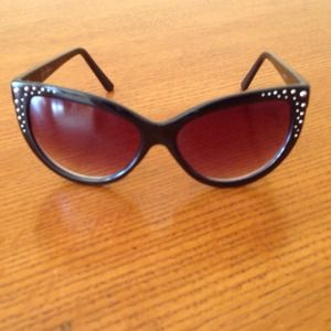 *** REDUCED ***JESSICA SIMPSON SUNGLASSES