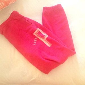 VS PINK CAMPUS SWEATS
