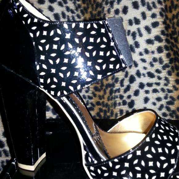 Sandals - Picture 4 of 4