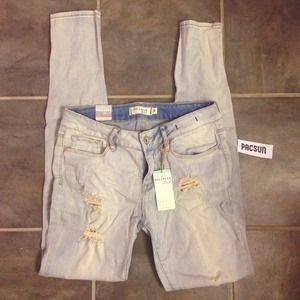 NEWLY REDUCED 🌺 Pacsun Bullhead Skinny Jeans