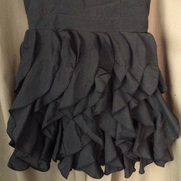 BLACK RUFFLE DRESS - Picture 3 of 4