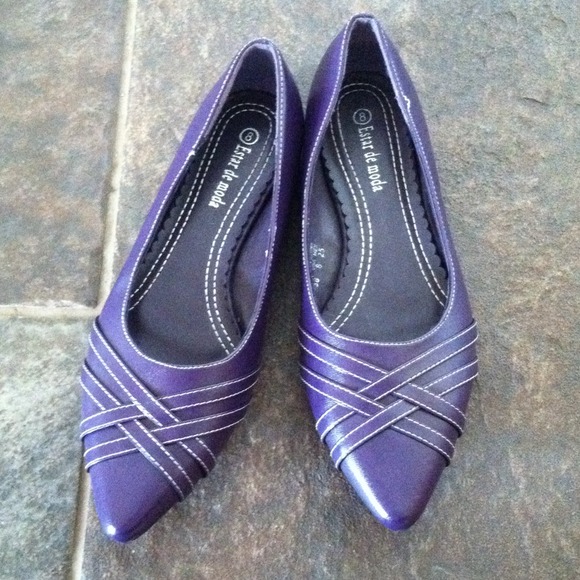 Pointed toe purple flats!