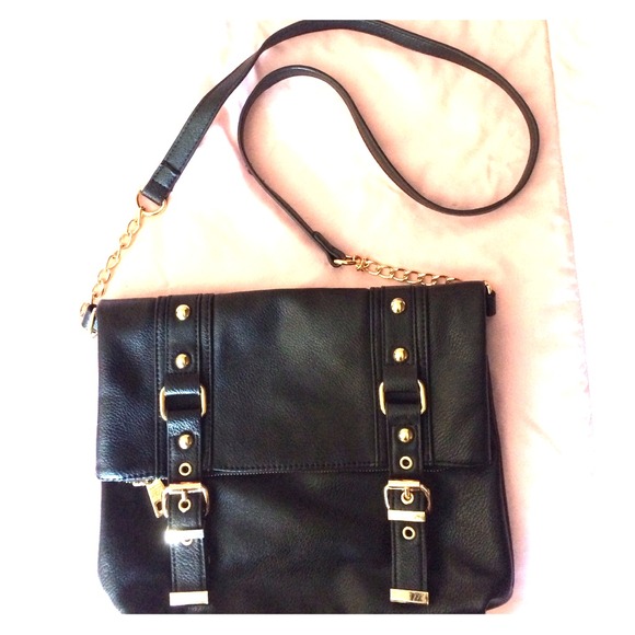⭐️sold⭐️faux leather cross body with gold hardware