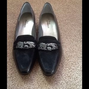 NWOT black leather dress shoes elephants on front