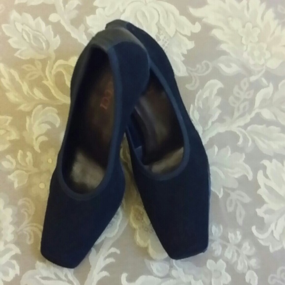 SESTO MEUCCI ULTRA SUEDE PUMPS