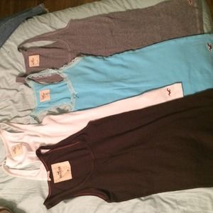 4 Hollister medium tank tops like new 🎉reduced!!