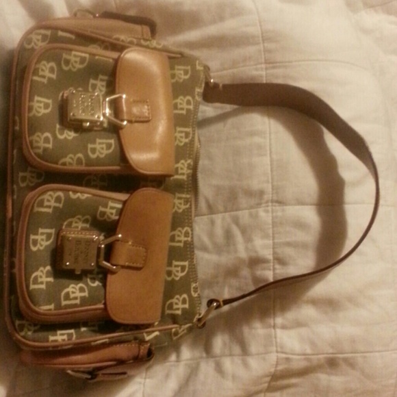 *****REDUCED***Authentic dooney & Bourke purse - Picture 1 of 4