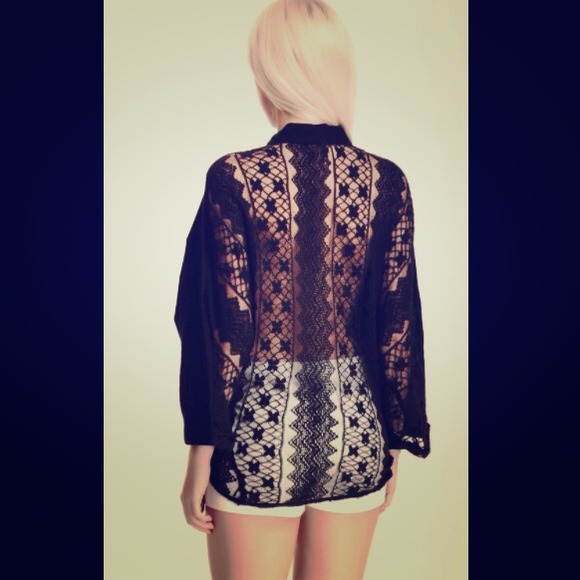 Tops - 💋Beautiful back lace top💋