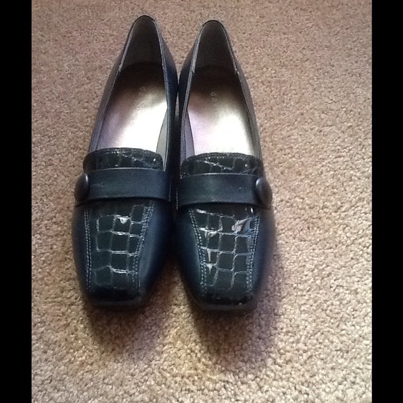Brand new navy blue leather dress shoes