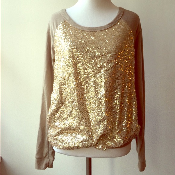 Sweaters - 🚫SOLD in BUNDLE🚫Sparkle sweater shirt