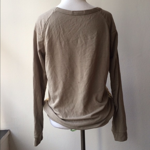 🚫SOLD in BUNDLE🚫Sparkle sweater shirt - Picture 2 of 3