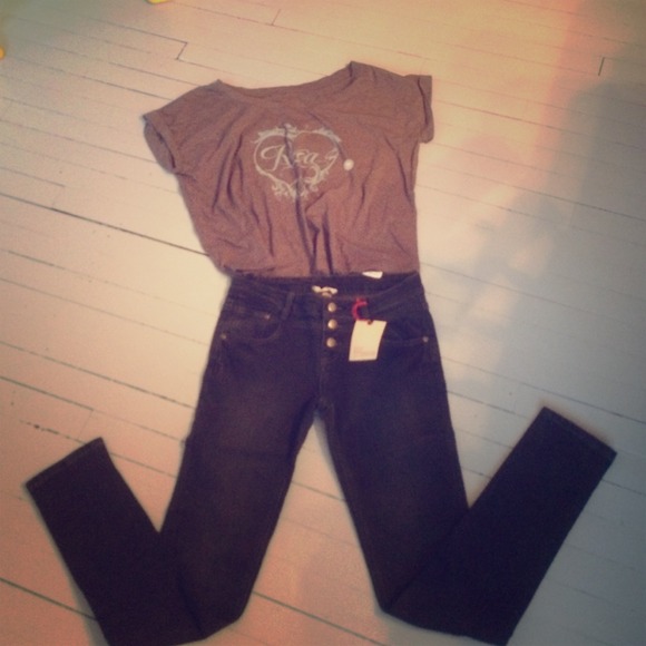 NWT! High wasted jeans and flowy cropped shirt