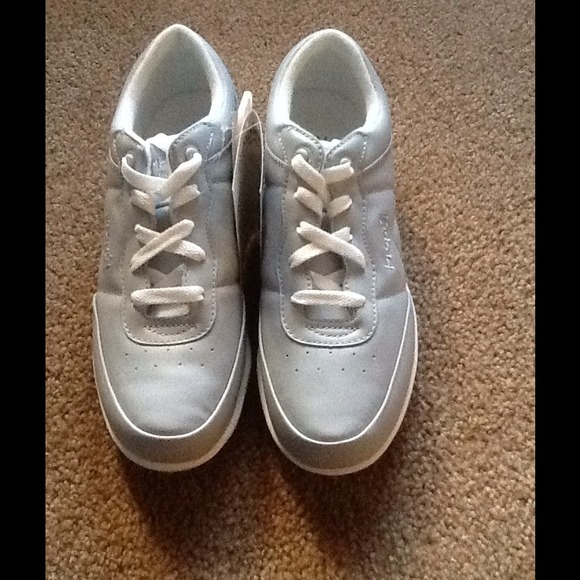 NWT light grey pro pet walker tennis shoes