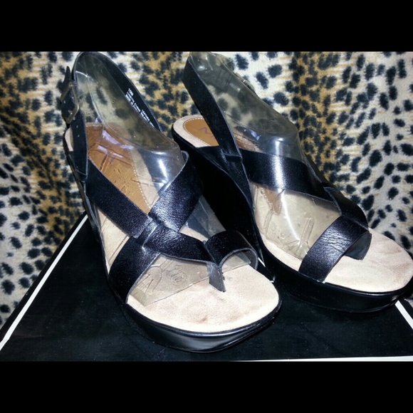Wedge shoes
