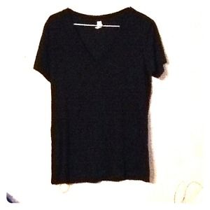 V-neck fitness shirt