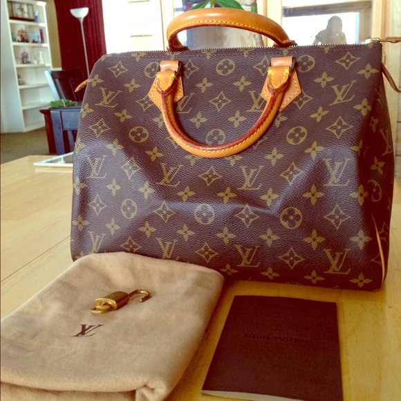 ( SOLD ) Authentic speedy 30
