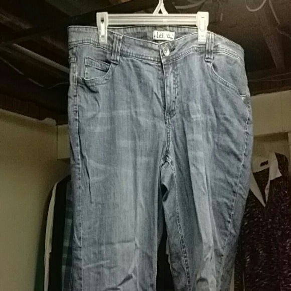 PRICE REDUCTION! Lei Sophia hipphuggers blue jeans