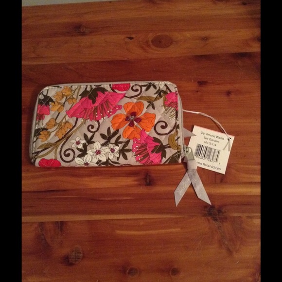 Vera Bradley Wallet - Picture 2 of 3
