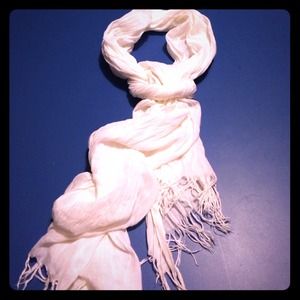 Super chic, classic white scarf -- brand new!