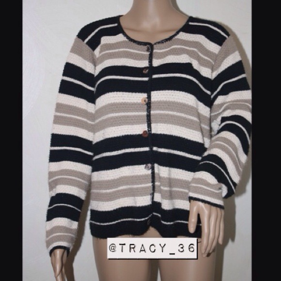 Black and Cream Sweater - Picture 2 of 2