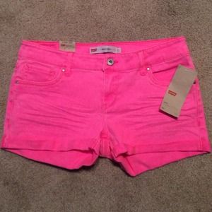 💯Levi's Hot Pink Shorts