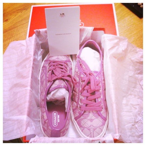 Coach Shoes - ⚡️FLASH SALE⚡️BRAND new Coach sneakers!