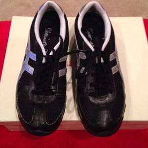 Women Skechers 7.5
