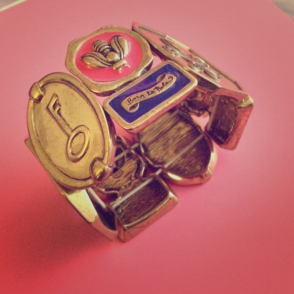 Vera Wang Accessories - Reduced✂️Vera wang princess