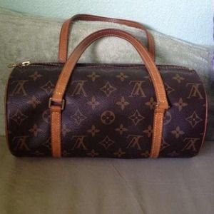 💢SOLD💢Louis Vuitton papillon