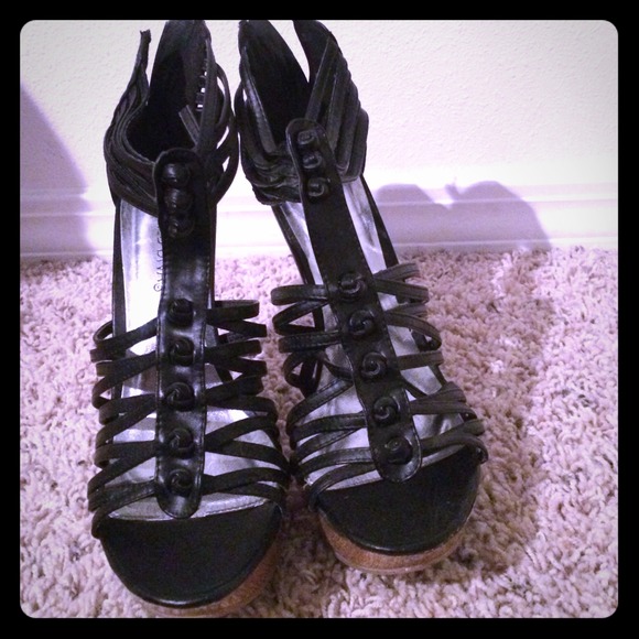 Black scrappy heels - Picture 1 of 4